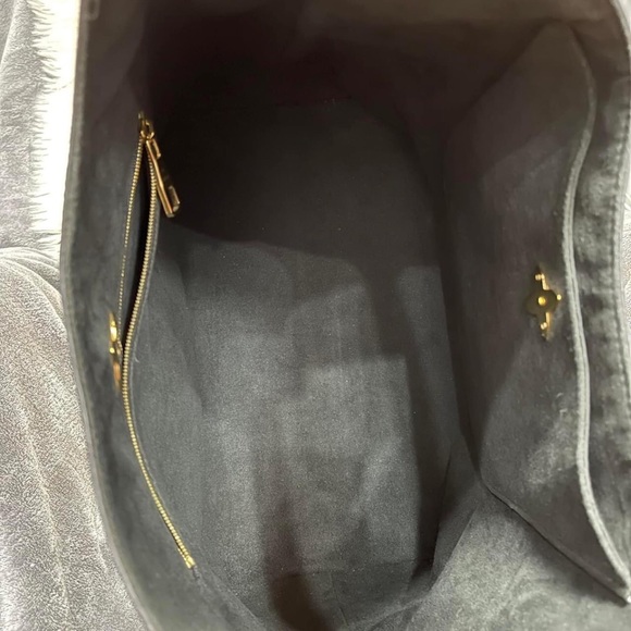 🖤 DISCONTINUED 🖤 Louis Vuitton Flower Hobo - Picture 5 of 14